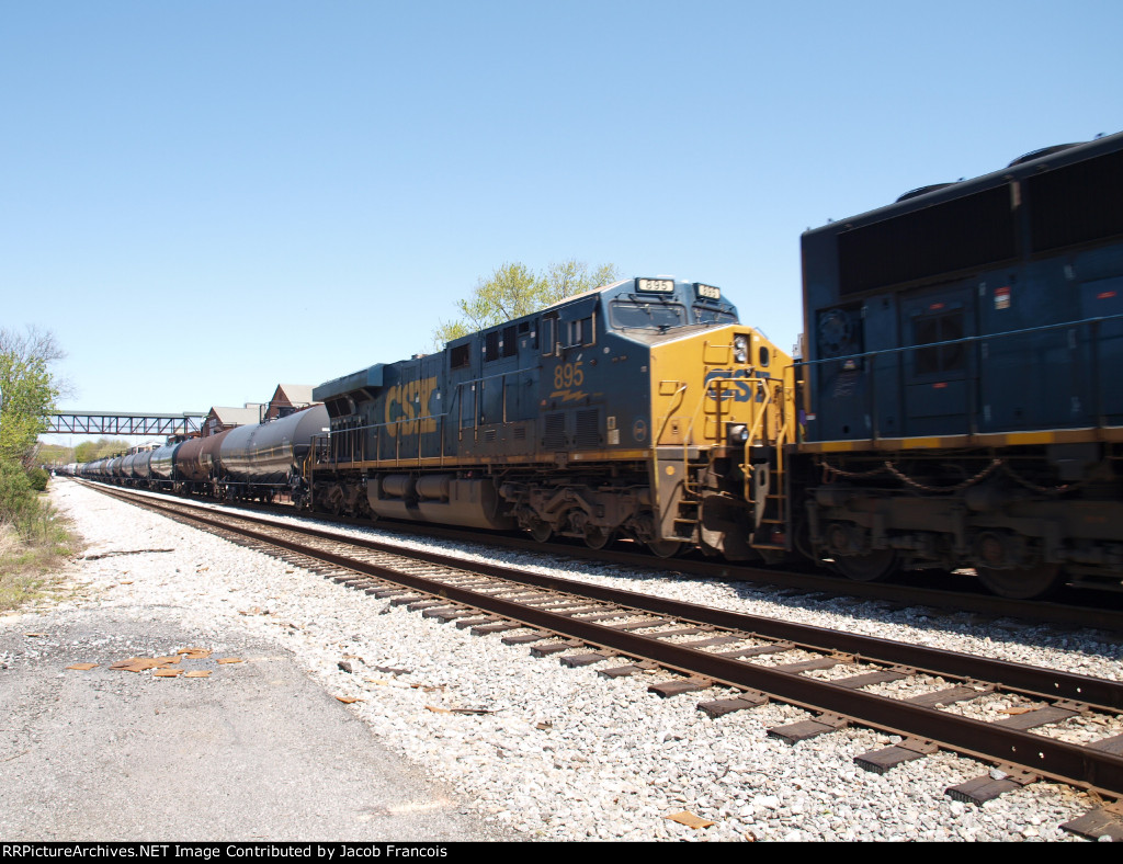 CSX 895